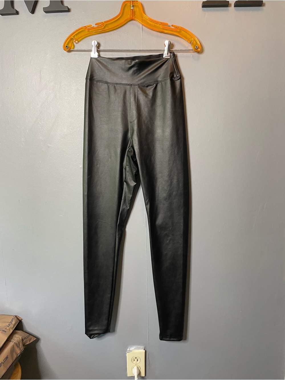 Offline by Aerie Real Luxe Black Faux Leather High-Waist Leggings size small